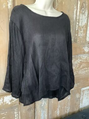 Cut Loose Black Crinkle To Split Back Size Small Oversized Summer